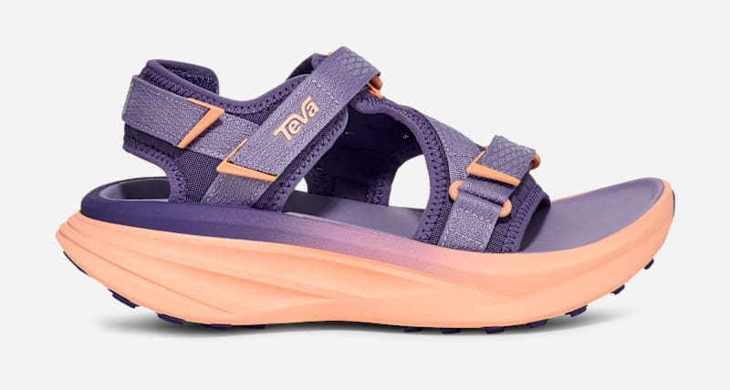Women's TEVA Aventrail R2T Trail Running Sandals in Thistle/Papaya, Size 9
