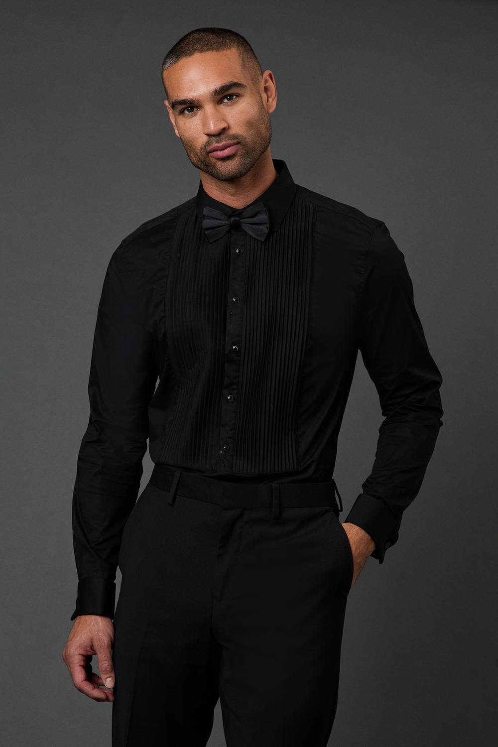 Burton Men's Black Pleat Front Slim Fit Long Sleeve Dress Shirt | Size: 15.5in