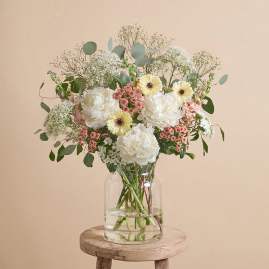 Flower bouquet with peonies & germinis | Send flowers online | Pastel Palette | size: showstopper