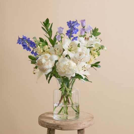 Flower bouquet with peonies & lillies | Send flowers online | Watercolour Sketch | size: classic
